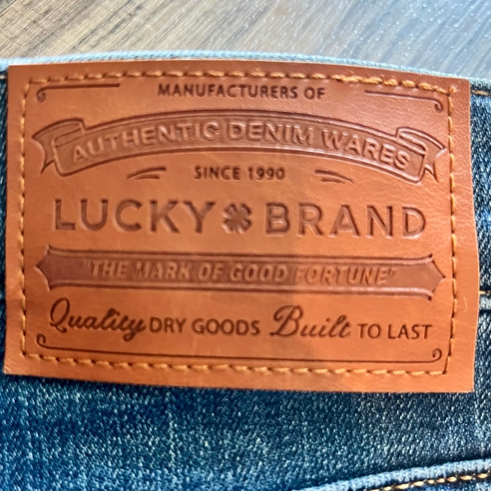 Lucky Brand Stevie High Rise Flare - Picture 4 of 9